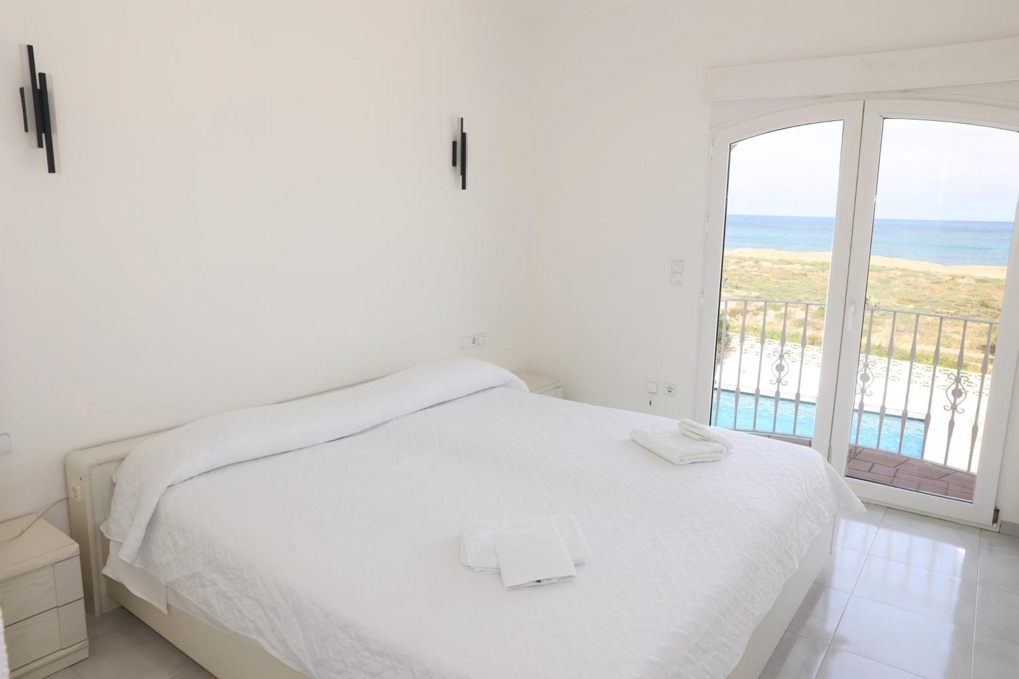 Chalet En La Playa Con Piscina Privada - Holavivienda Inmobiliaria Denia Exterior photo